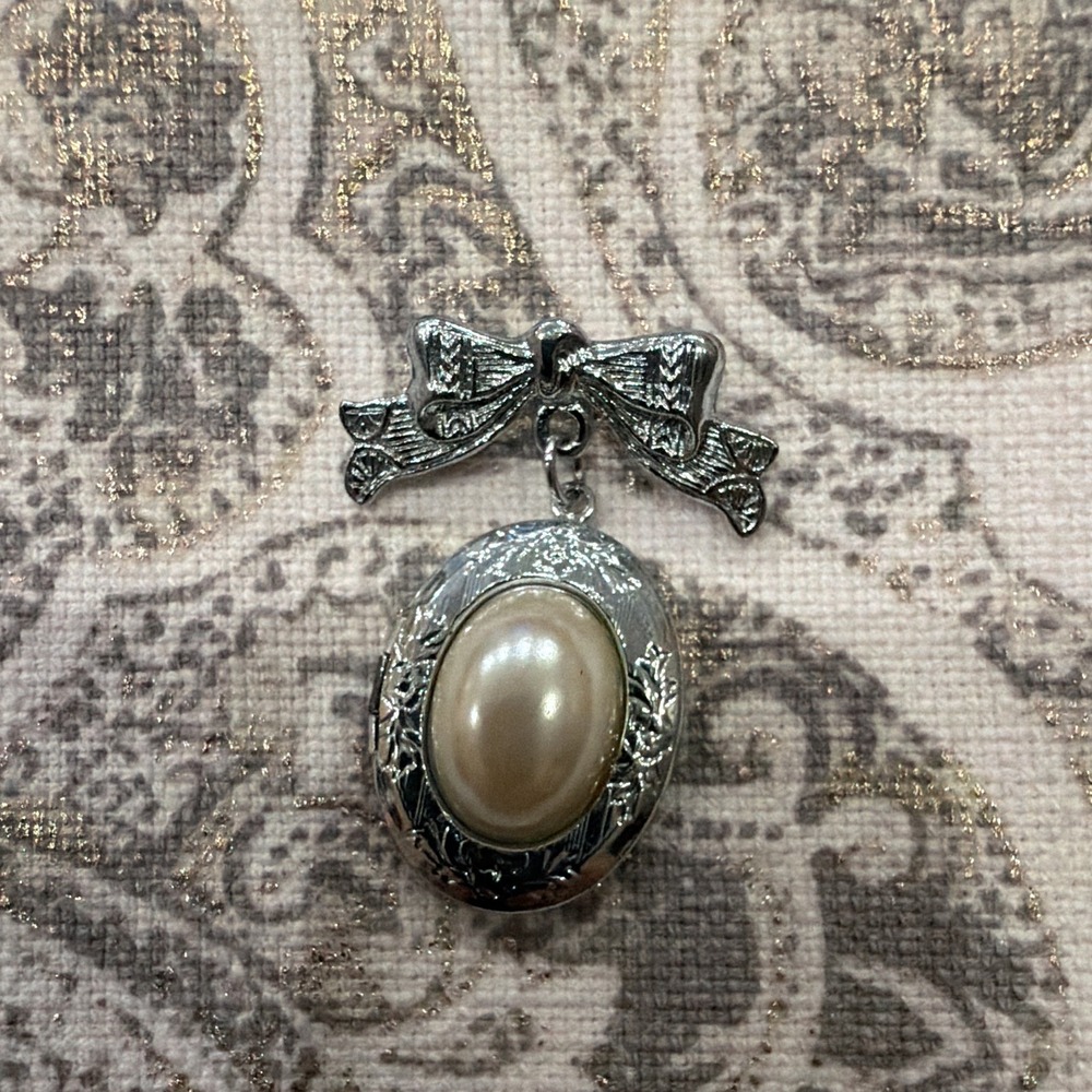 Silver Tone Bow Locket Brooch Pin, Engraved Metal, 1 Cream Imitation Pearl